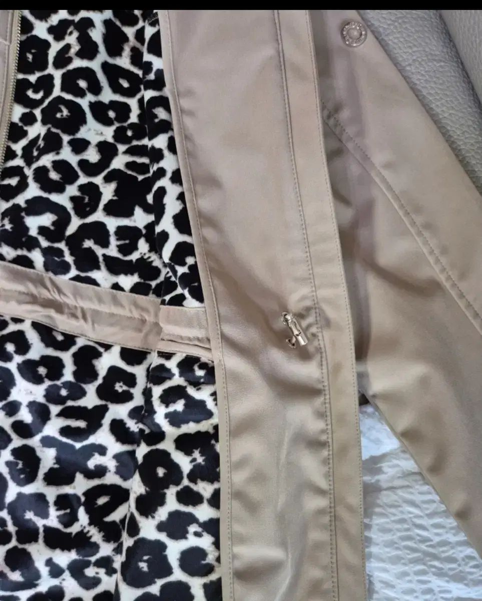  LBL ベージュ フーデッド マウンテンパーカー アウター 66 ジャンパー ブルゾン ジャケット アウター