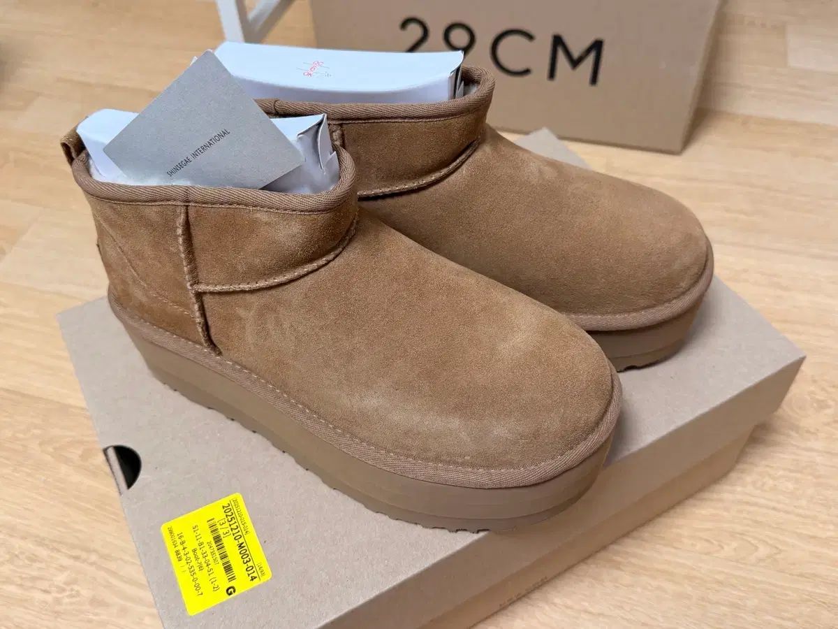 UGG クラシック ウルトラ ミニ フラットフォーム ブーツ チェスナット W 7 サイズ 240