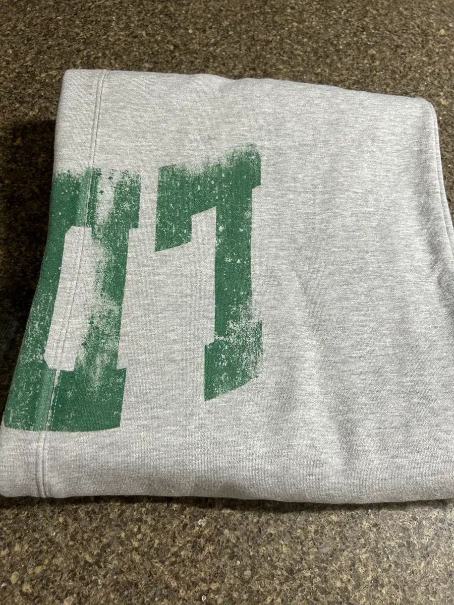 ジェニ着用 Jaded