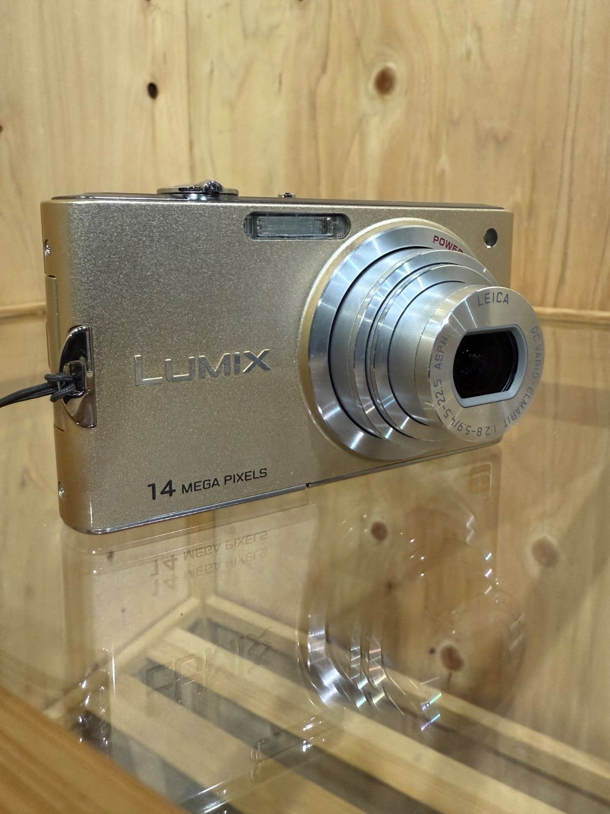 SGM Panasonic DMC FX 66 ゴールド デジタルカメラ