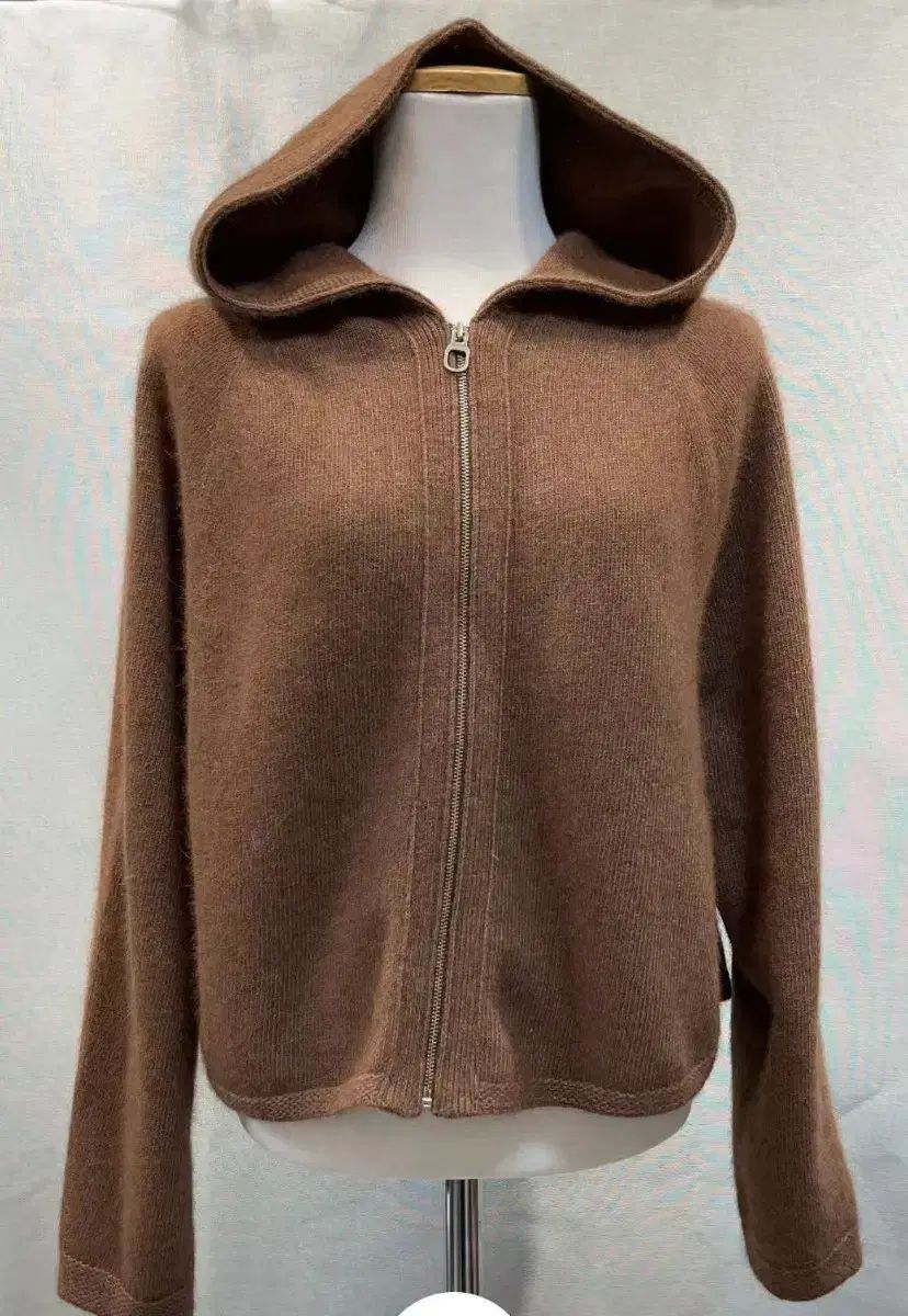 VOICE OF VOICES カシミア フードジップアップ