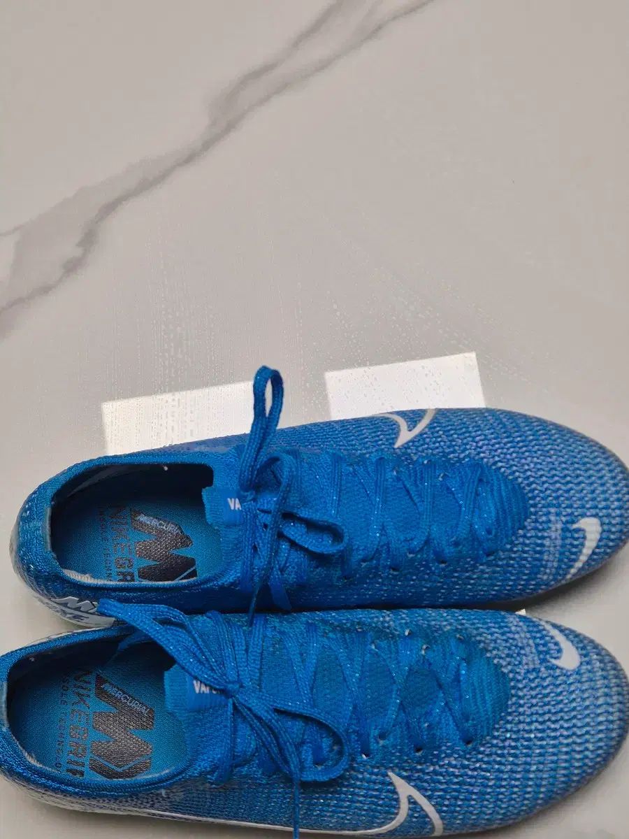 ナイキ マーキュリアル ベイパー 13 エリート FG