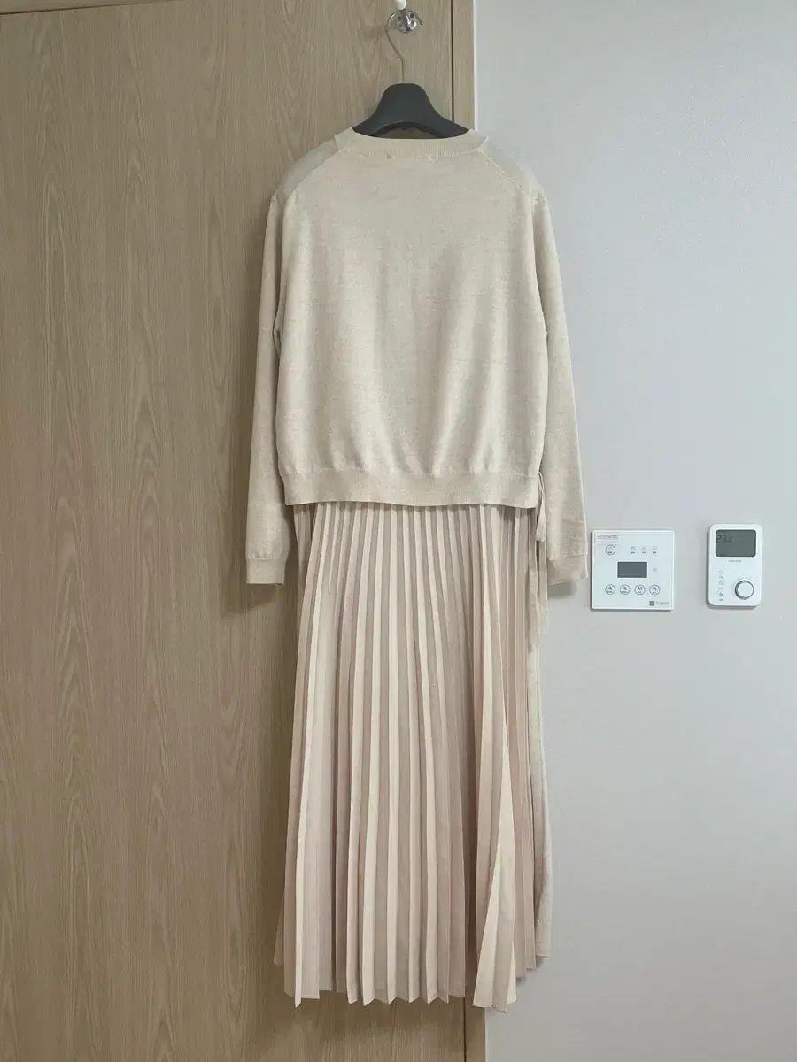  the CASHMERE プリーツ ブロック ニットドレス その他 ワンピース