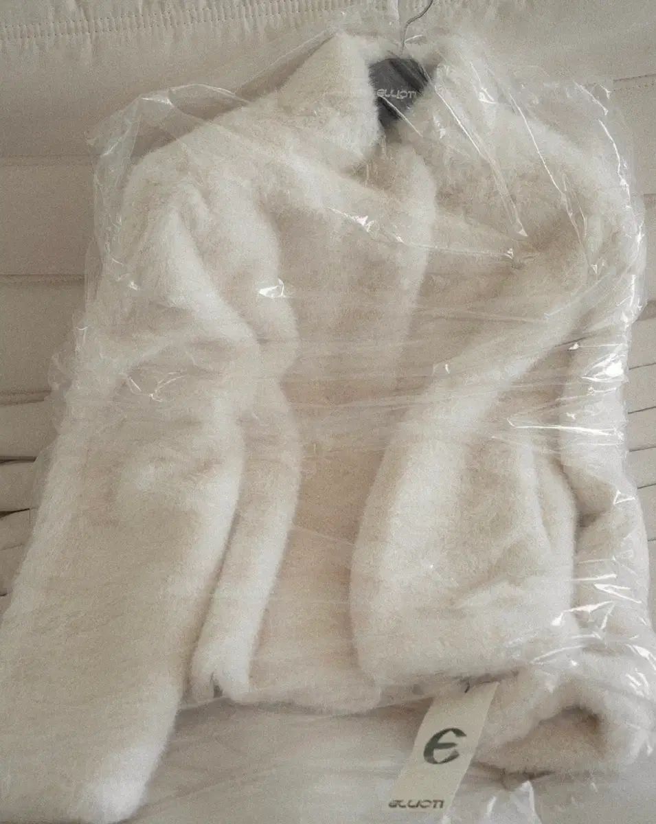ELLIOTI ファー ジャケット _Ivory