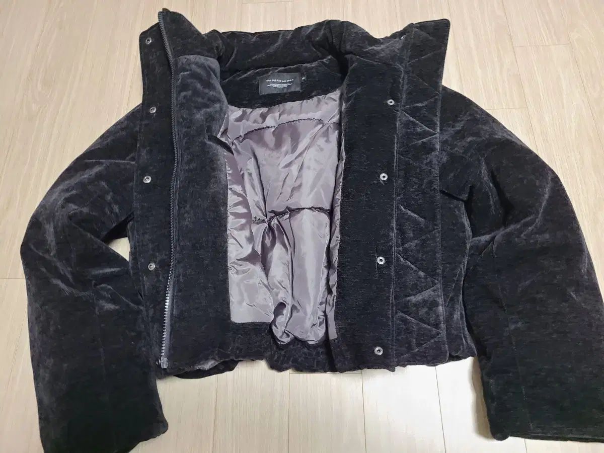 ブンダーカンマー ツーウェイ ツアーベルベット クロップド ダウン ブラック