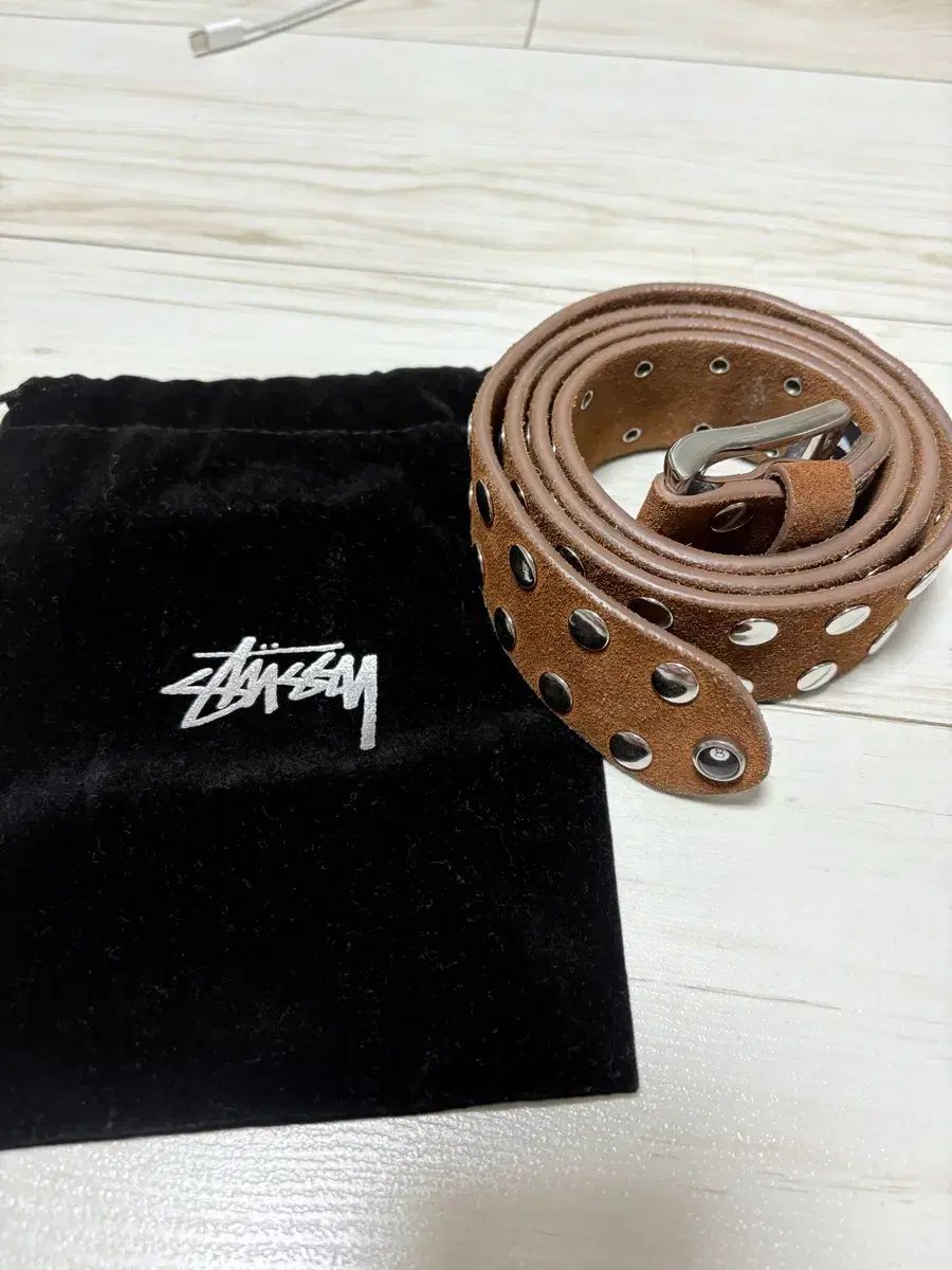 STUSSY ステューシー 8ボール スタッズ ベルト ブラウン スウェード X-XL