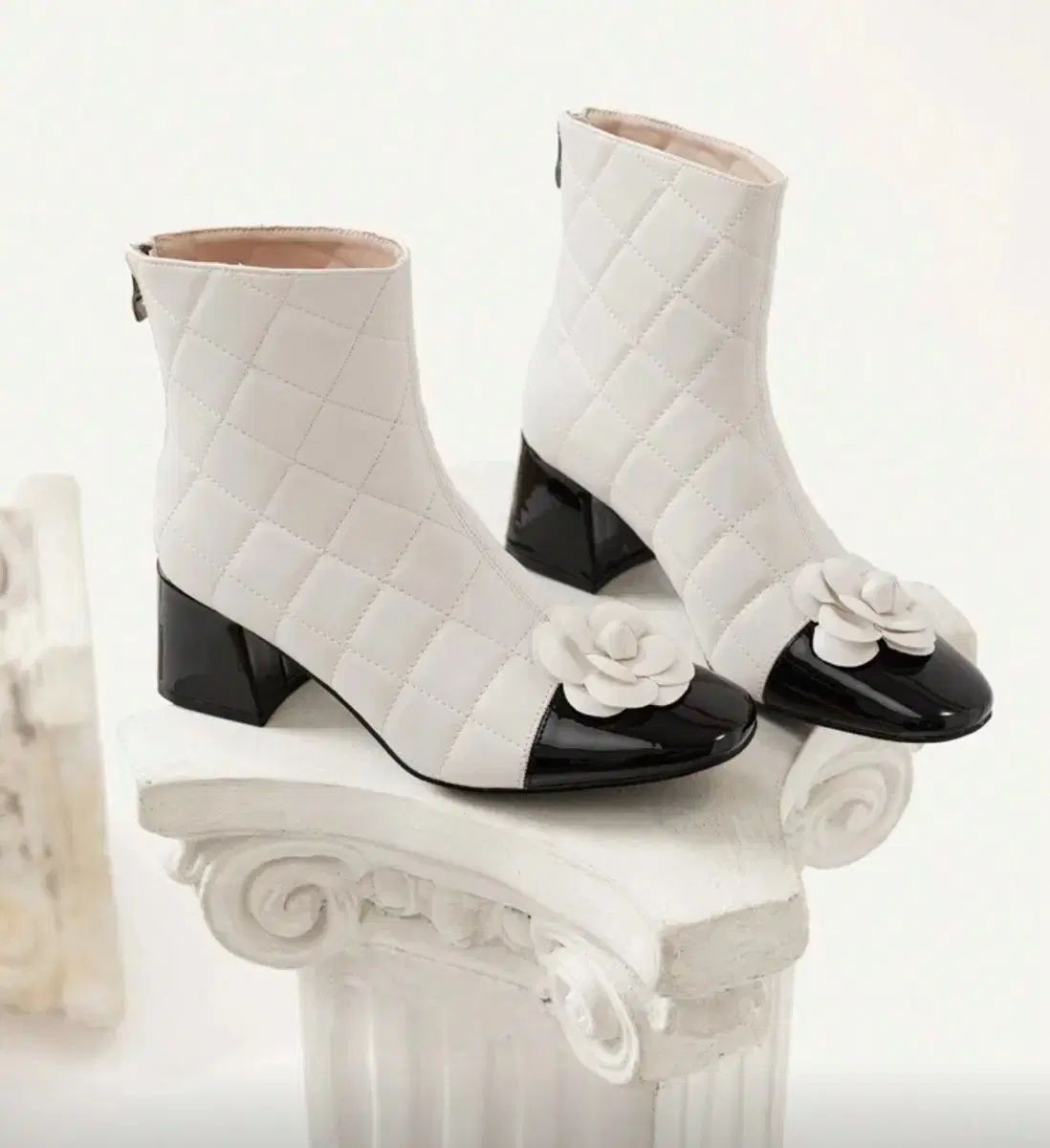 キルティング カメリア アンクル ブーツ 白