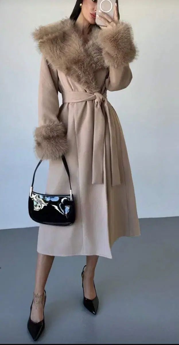 ストア 新品 ファー ロング ベルト コート ベージュ ファーコート