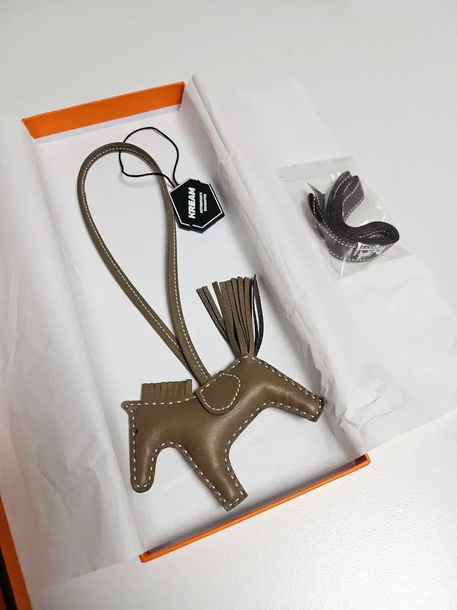 エルメス ロデオ PM チャーム ミロ - エトープ