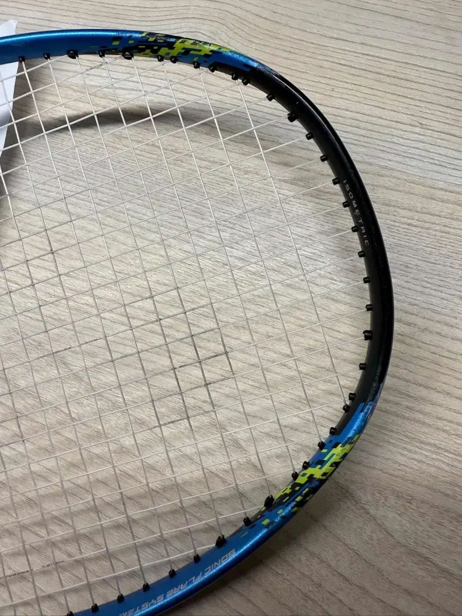u バドミントンラケット