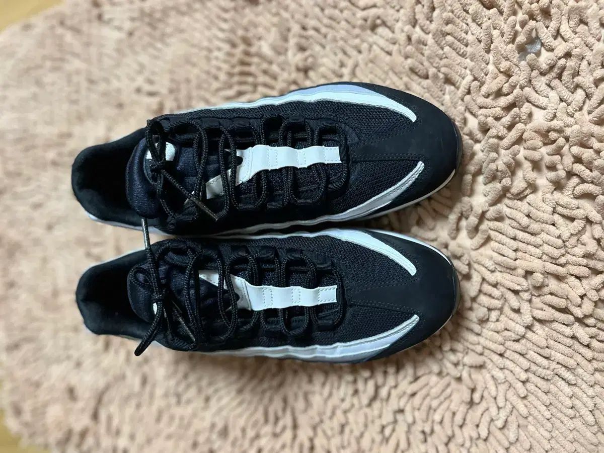 NIKE ナイキ エアマックス 95 エッセンシャル ブラック ウルフグレー 270 cm