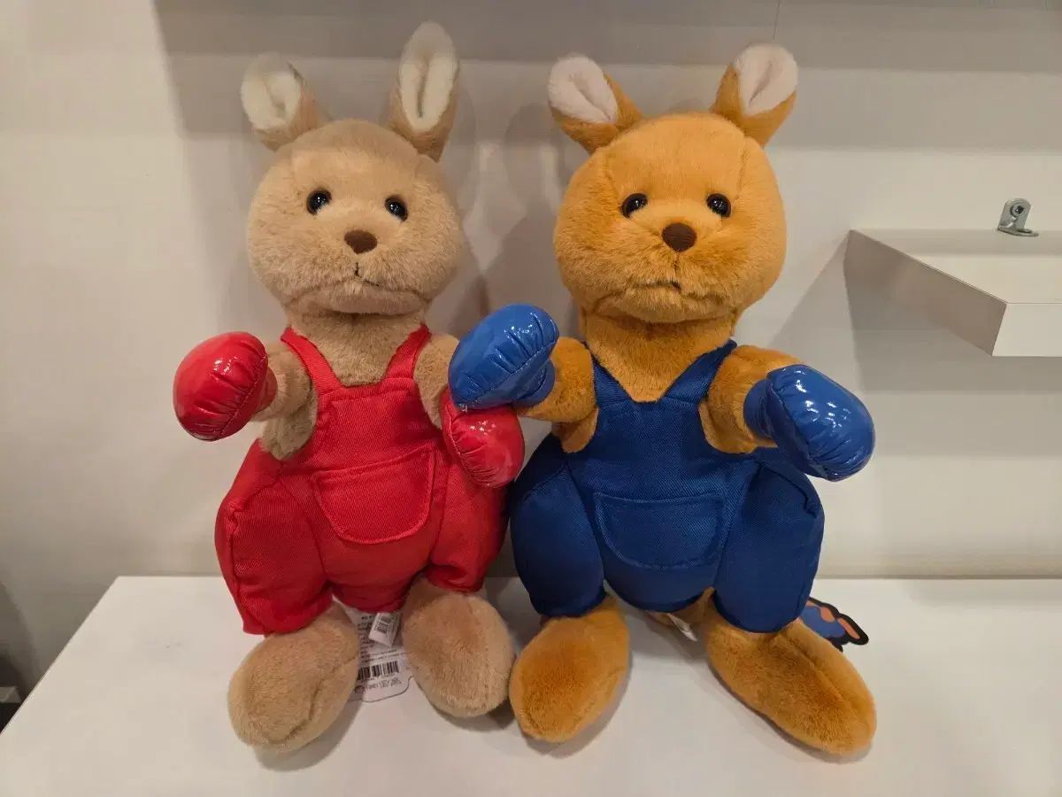 カンガルー ぬいぐるみ レッド/青 サスペンダー ズボン ボクシング