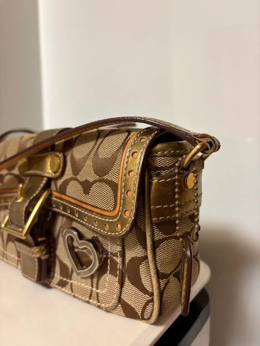 COACH シグネチャー ストア ブラウン バックル ショルダーバック