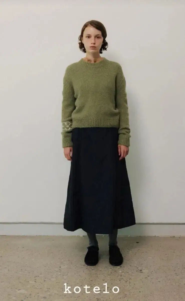 Kotelo コテロ カーキ 花 パータン ニット プルオーバー