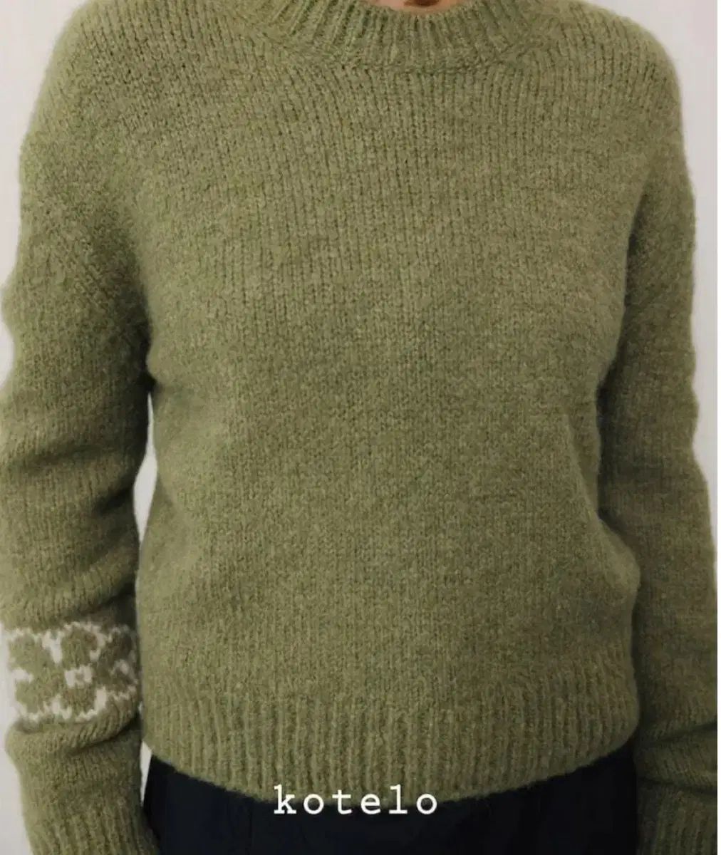 Kotelo コテロ カーキ 花 パータン ニット プルオーバー