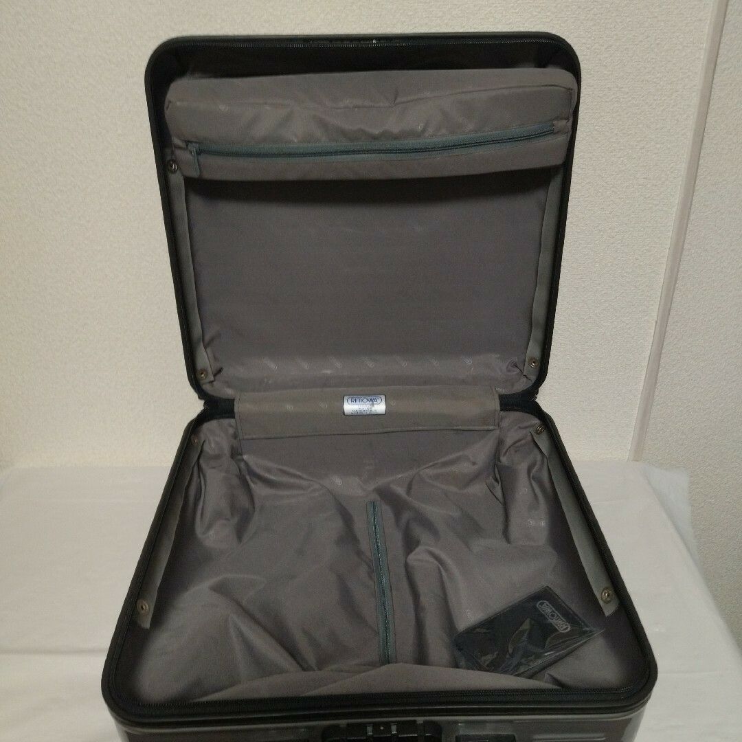 【美品】 リモワ サルサ スーツケース ビジネストローリー 2輪 25L 希少品 リモワ サルサ ビジネストローリー スーツケース 25L 2輪 シルバー