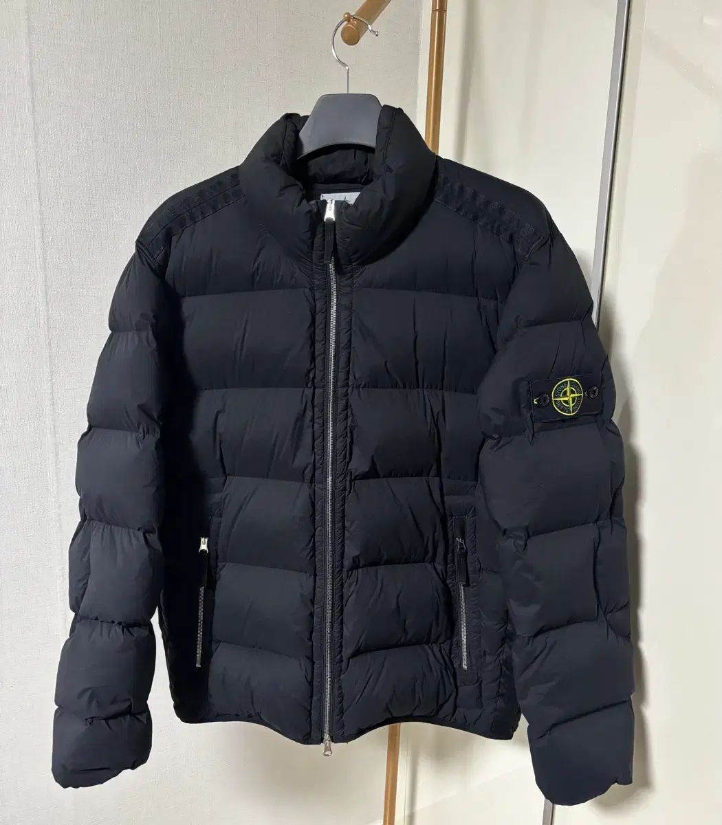 ストーンアイランド シームレス トンネル ダウン ジャケット Lサイズ