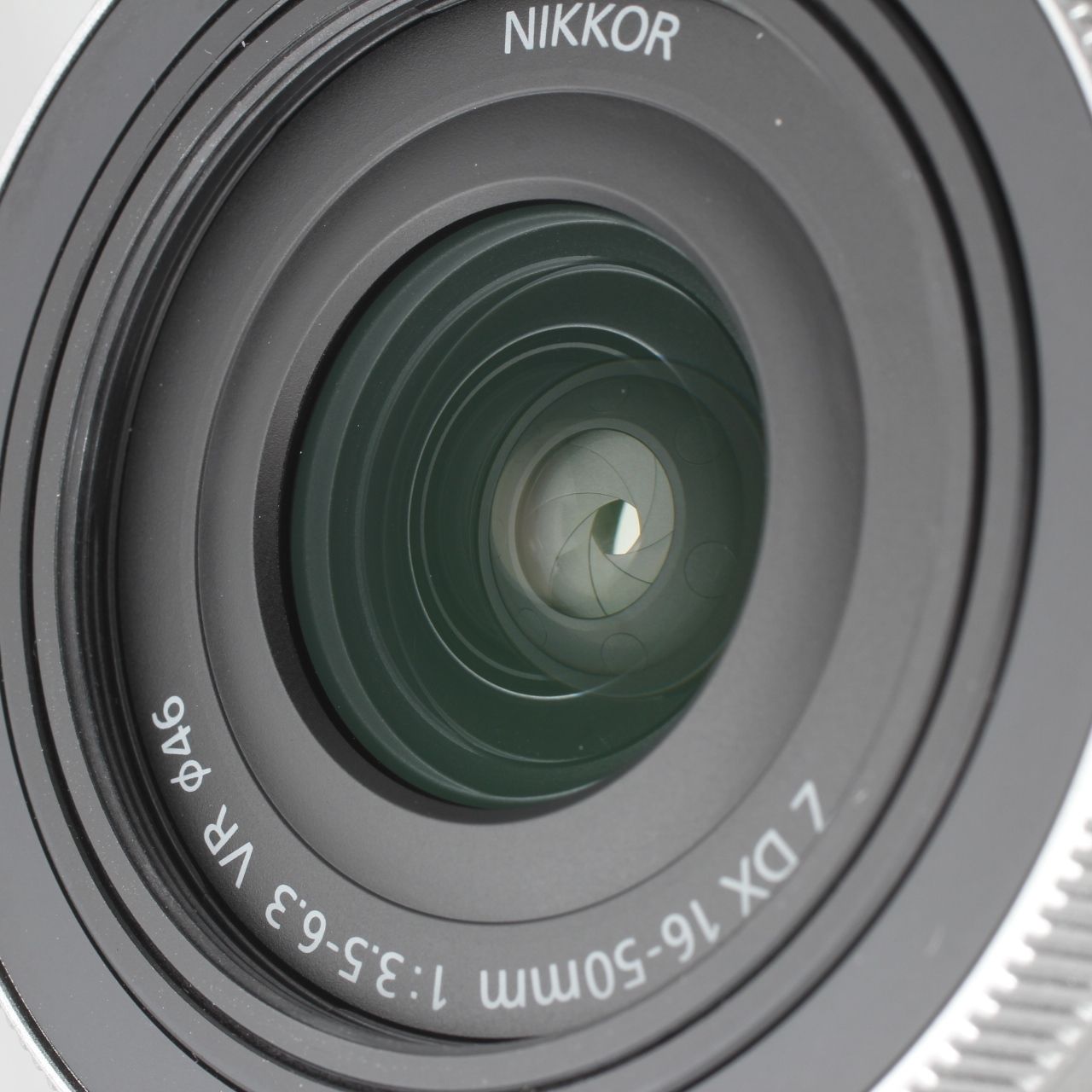 Nikon ニコン 標準ズームレンズ NIKKOR Z DX 16-50 mm f 3.5-6.3 VR シルバー JS 129-00886 レンズ(ズーム) カメラ テレビ オーディオ カメラ