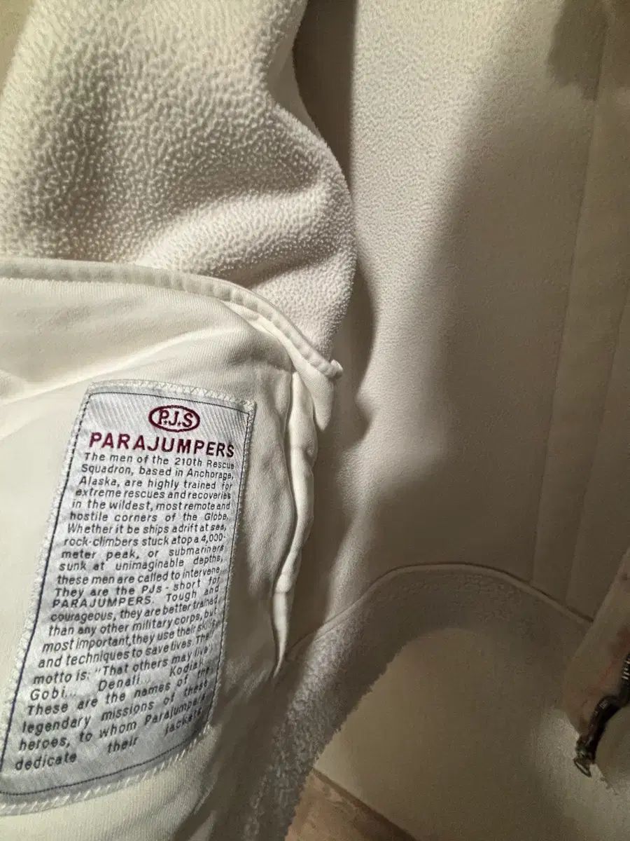 パラジャンパーズ パワー フリース Mサイズ アイボリー