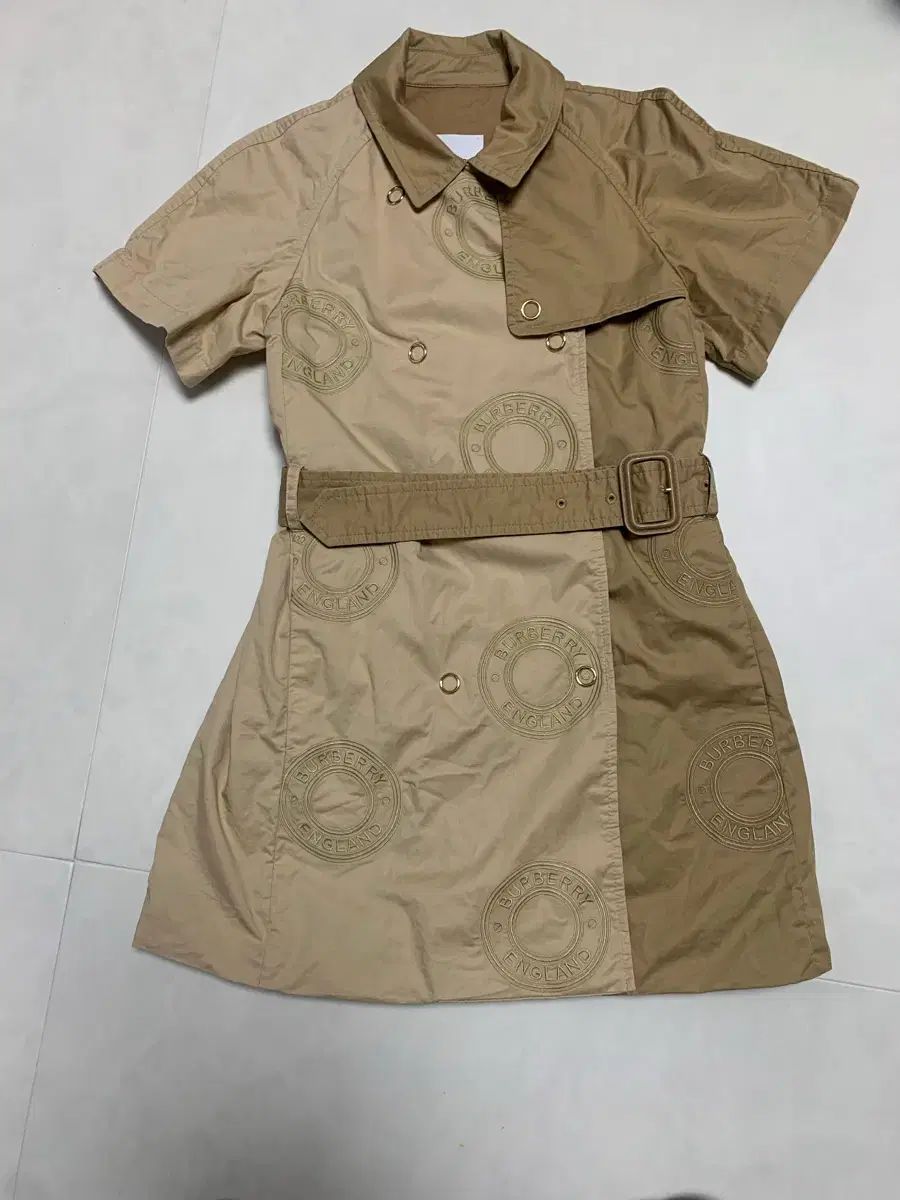 バーバリーキッズワンピース6 y