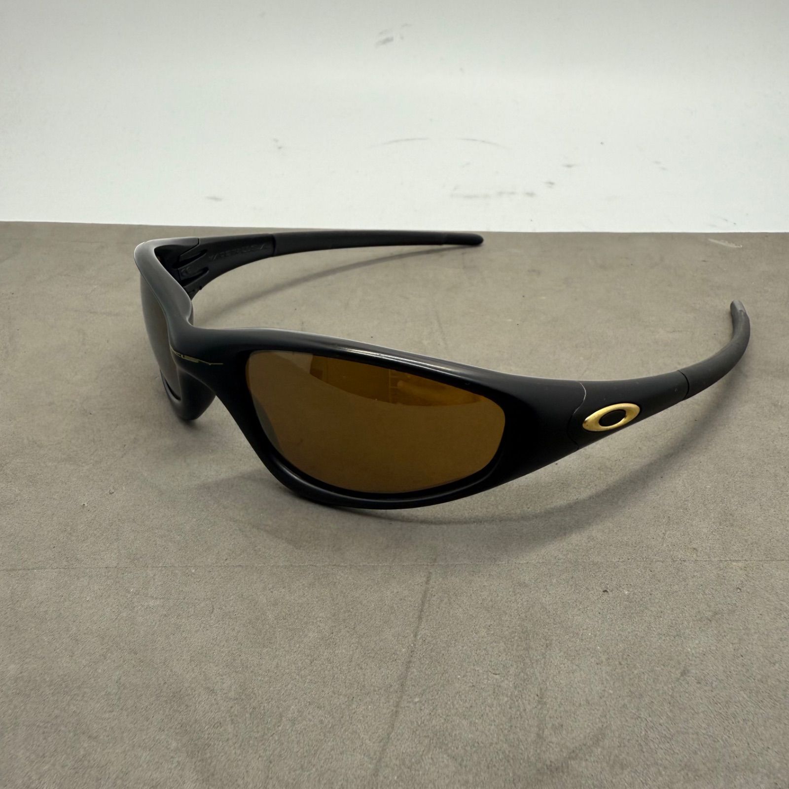 OAKLEY 00 s USA tech archive g straight jacket sunglasses オークリー 名作 ストレートジャケット 黒金 テック アーカイブ