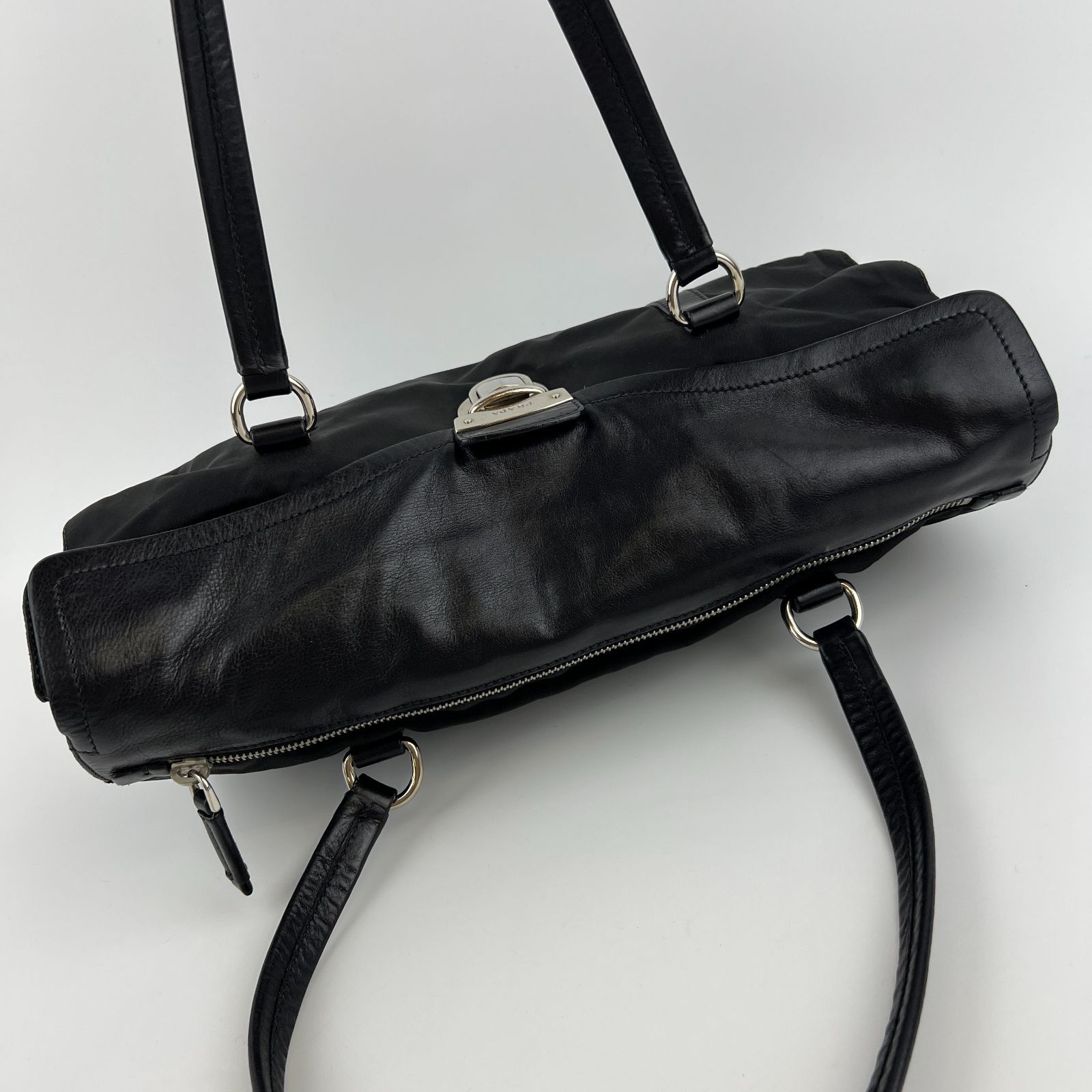 レザー ナイロン