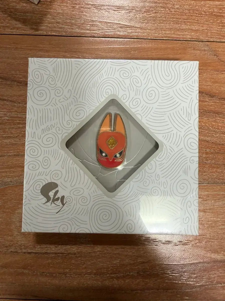 スカイ 光 キッズ ありがとう フォックスマスク ピンバッジ