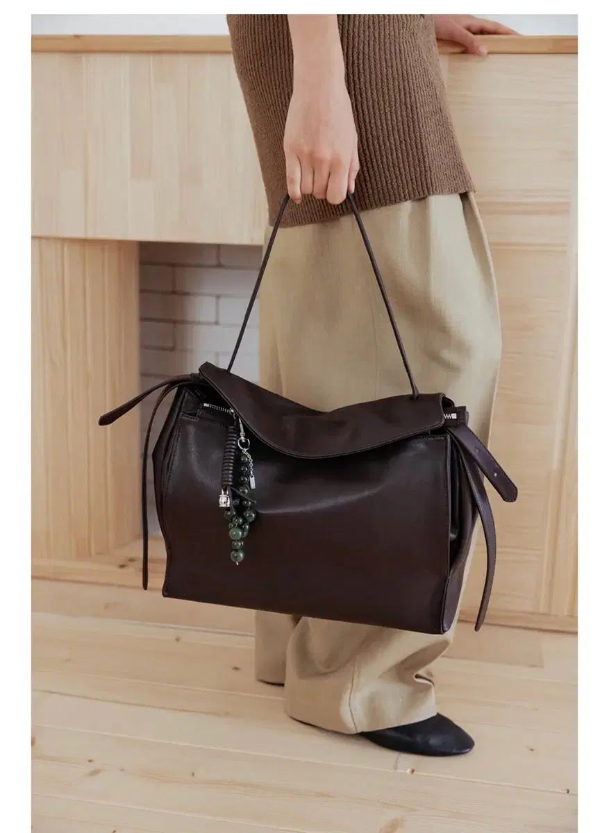 LOEUVRE ショルダーバッグ Trapeze Shoulder Large