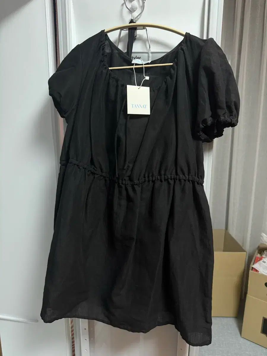 タナット パフ スリーブ ONE PIECE ブラック