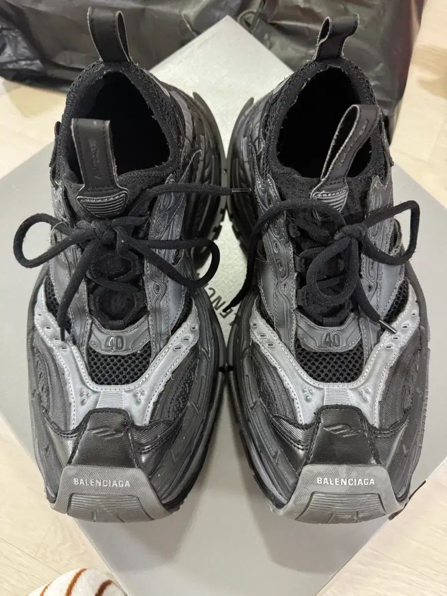バレンシアガ プラットフォーム リデュースト スニーカー 40 サイズ