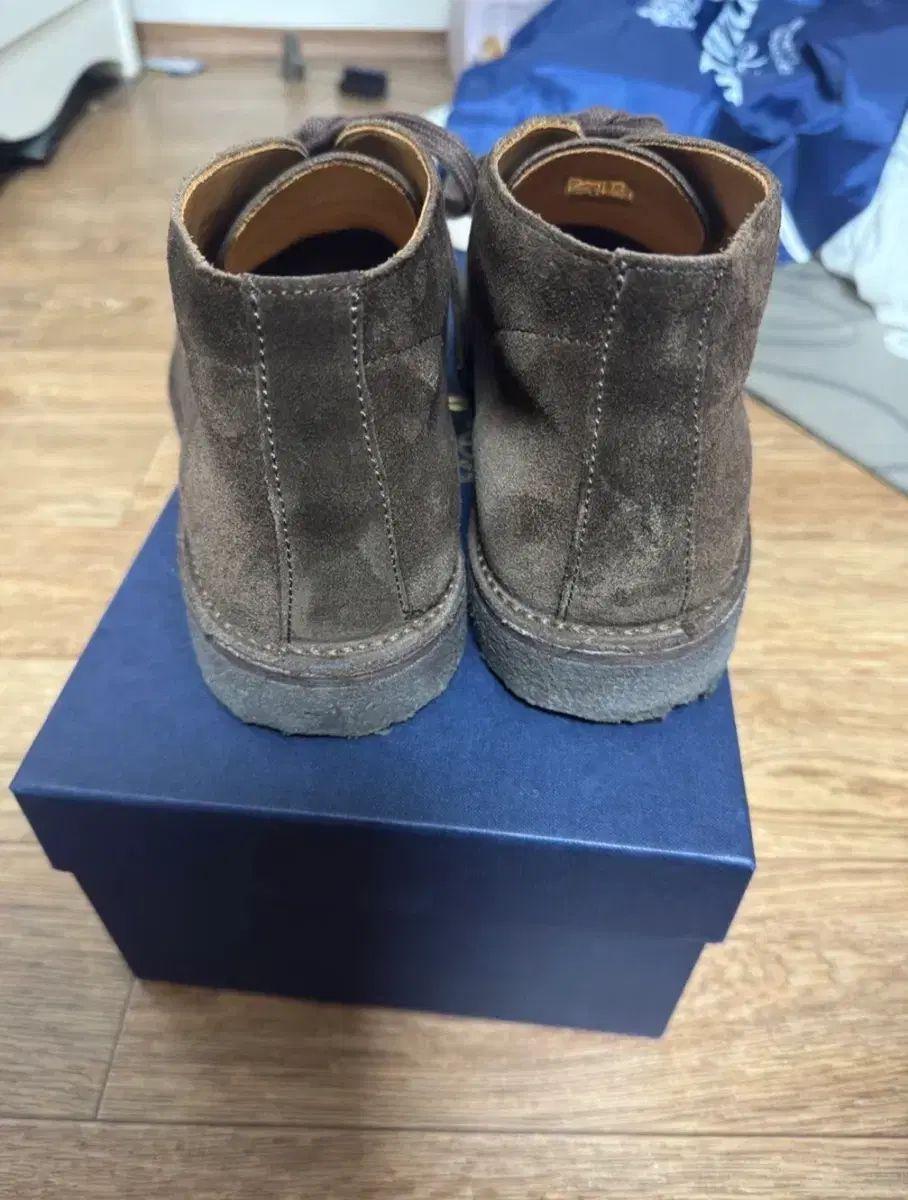 チャッカブーツ