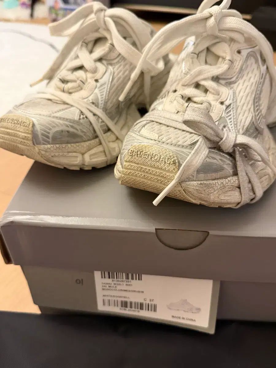 バレンシアガ ランナー 37