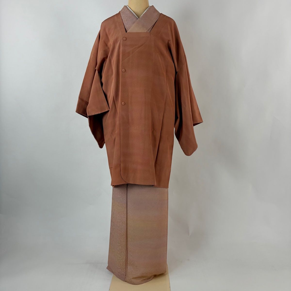 道行 身丈92 cm 裄丈67 M 和装コート 角衿 本郷大田子 落款 霞 ぼかし 茶色 正絹 秀品