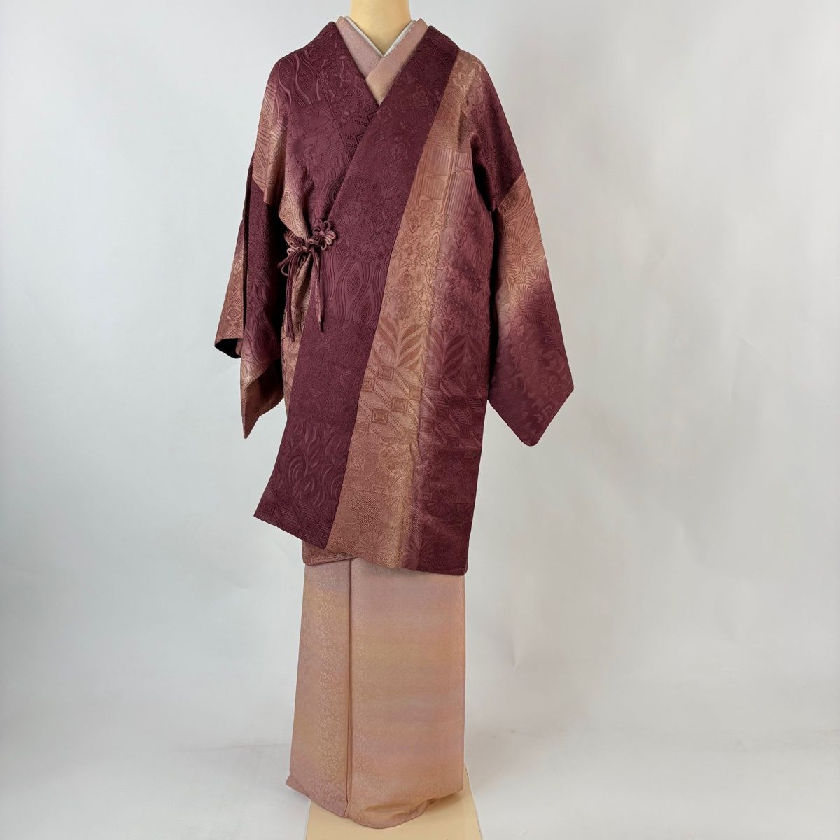 道中着 身丈96.5 cm 裄丈65.5 M 和装コート やまと 華文 立涌 ぼかし 赤紫 正絹 秀品