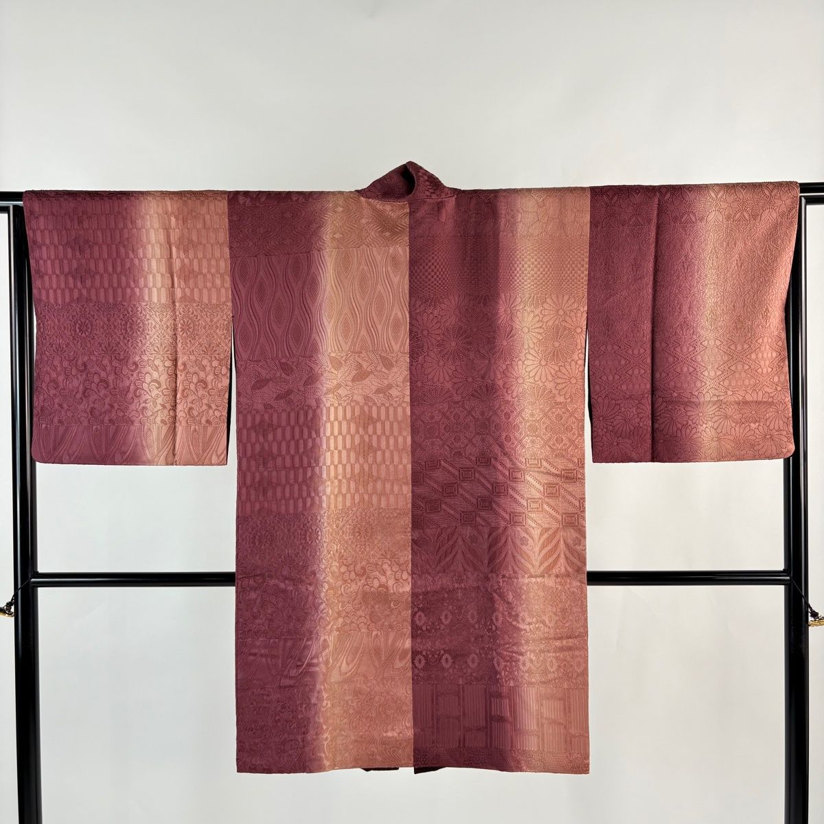 道中着 身丈96 5 cm 裄丈65 M 和装コート やまと 華文 立涌 ぼかし 赤紫 正絹 秀品