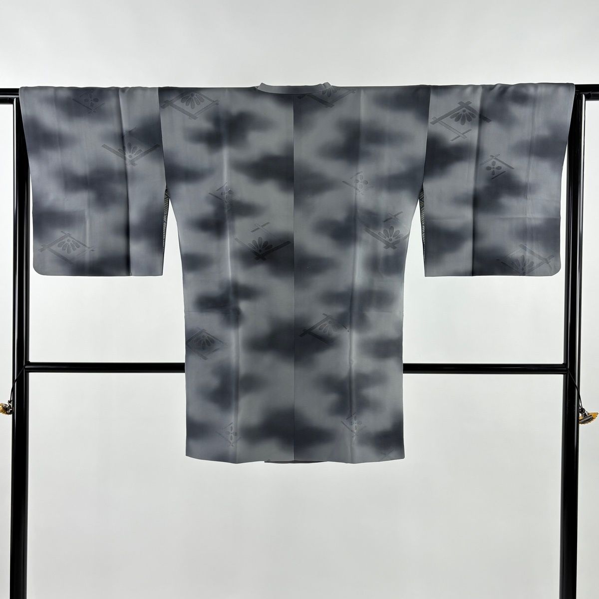 道行 身丈87 5 cm 裄丈64 M 和装コート 角衿 菱 花 ぼかし 銀糸 灰色 正絹 秀品