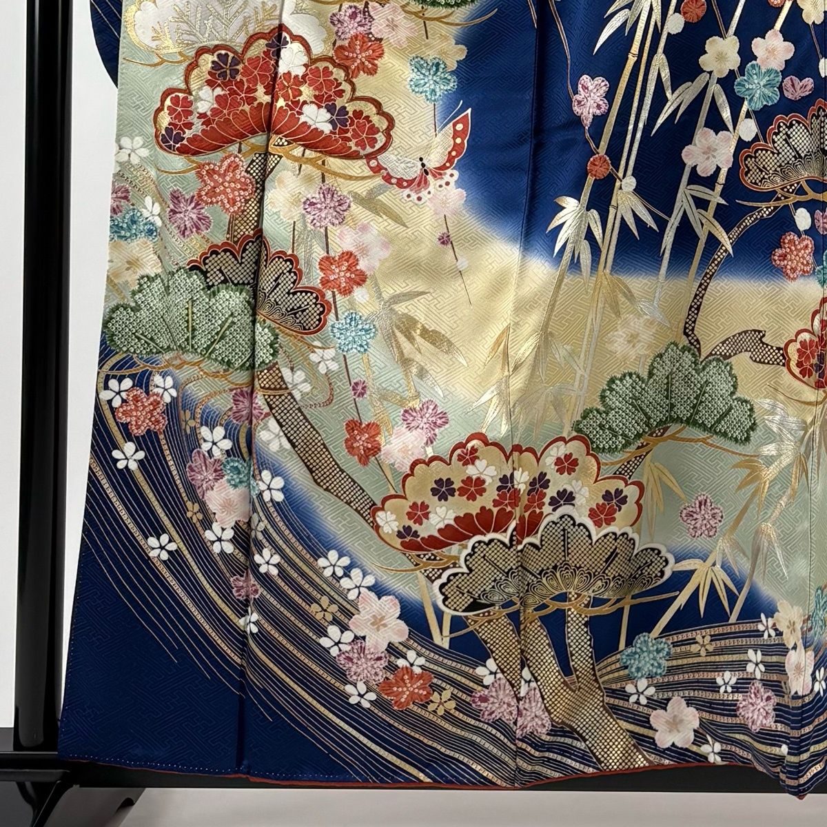 振袖 身丈160 cm 裄丈64 M 袷 ふき綿 松竹梅 蝶 金糸 金彩 紺色 正絹 秀品