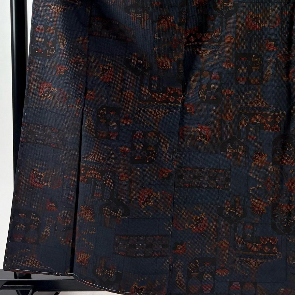 紬 身丈161.5 cm 裄丈64 M 袷 草花 人物 紺色 正絹 秀品