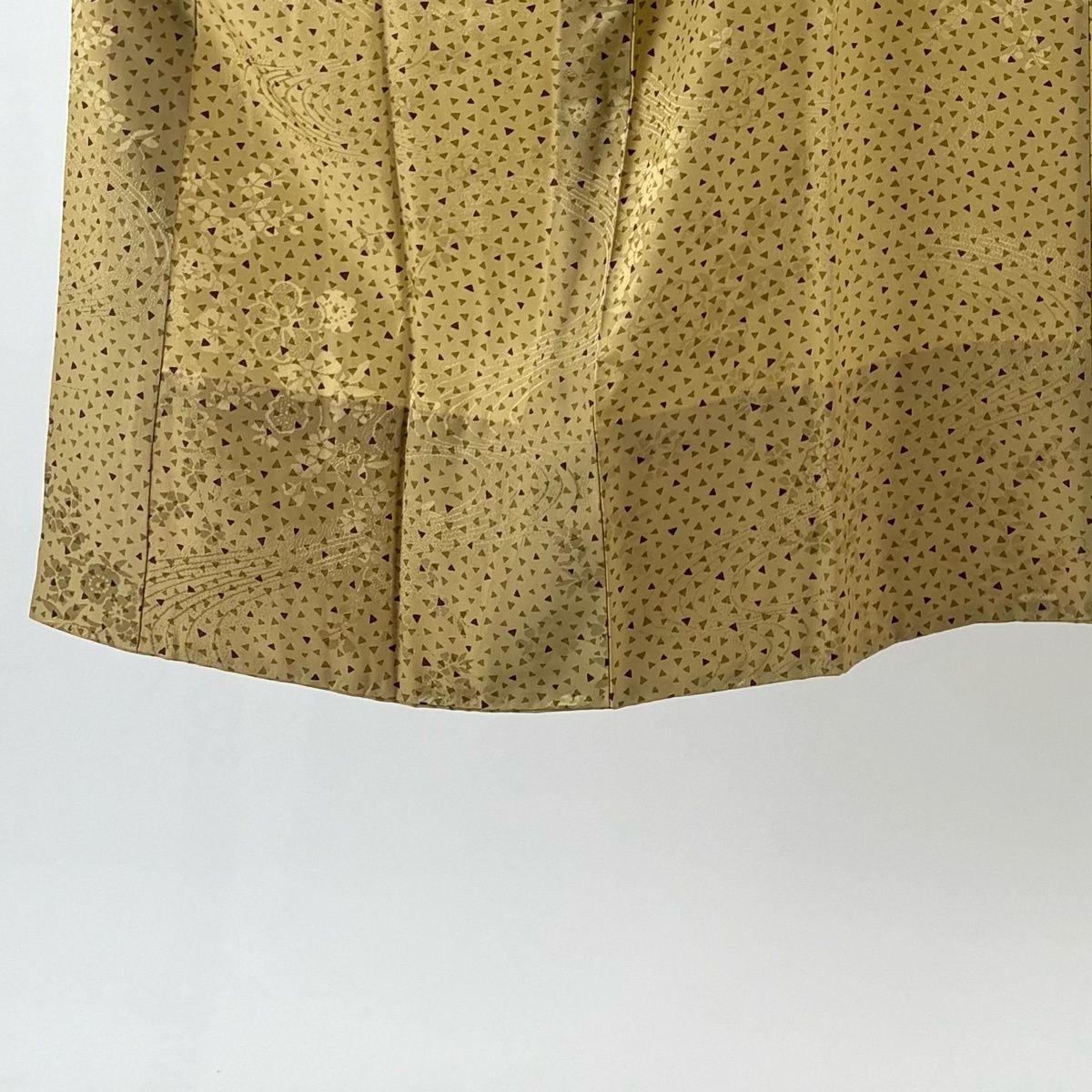 長襦袢 身丈118 cm 裄丈64 M 地紋 草花 黄土色 正絹 秀品