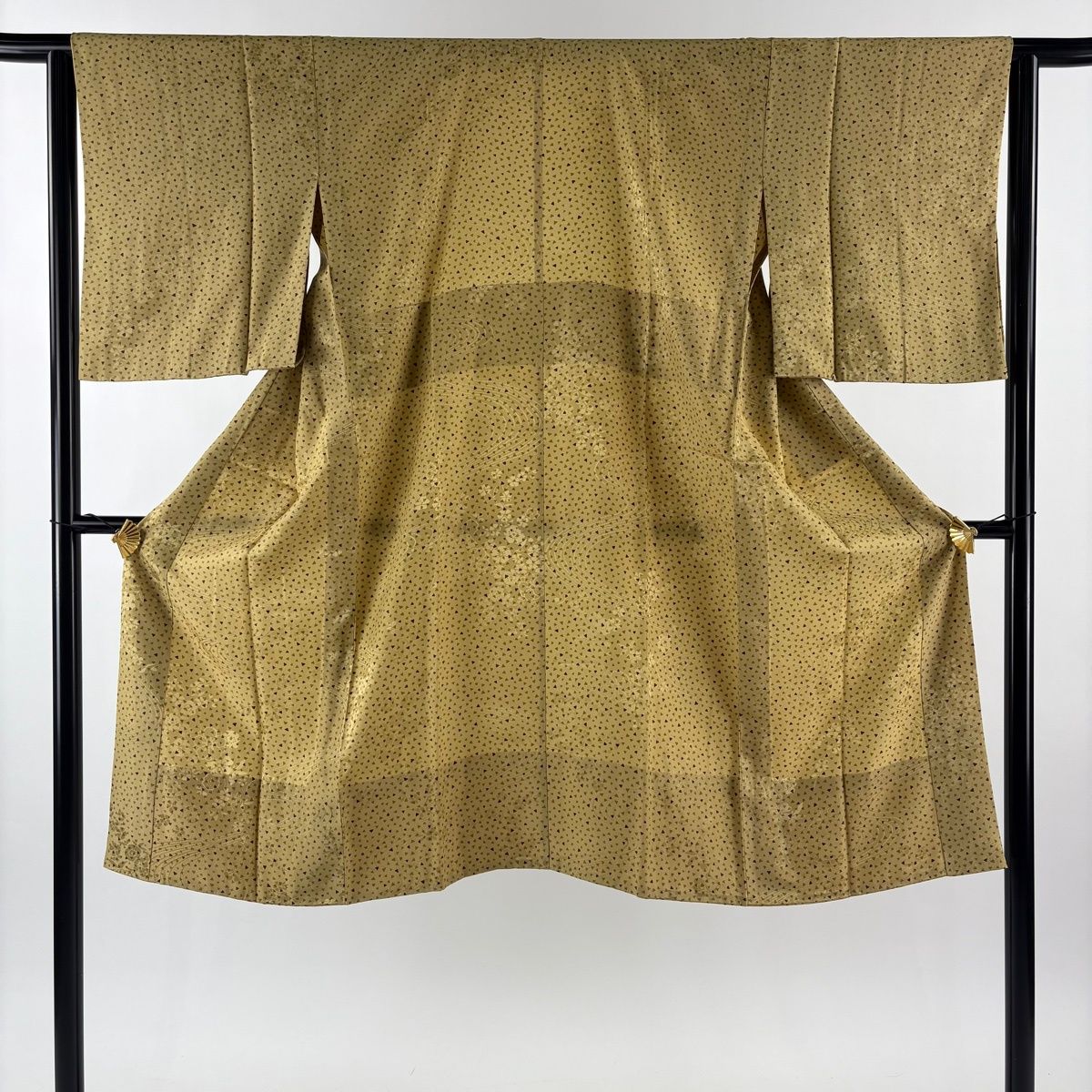 長襦袢 身丈118 cm 裄丈64 M 地紋 草花 黄土色 正絹 秀品