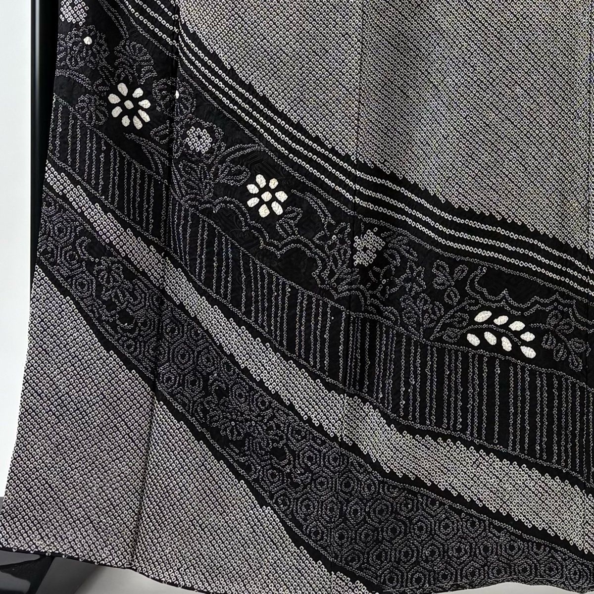 訪問着 身丈165 cm 裄丈64.5 M 袷 草花 亀甲 総絞り 黒 正絹 秀品