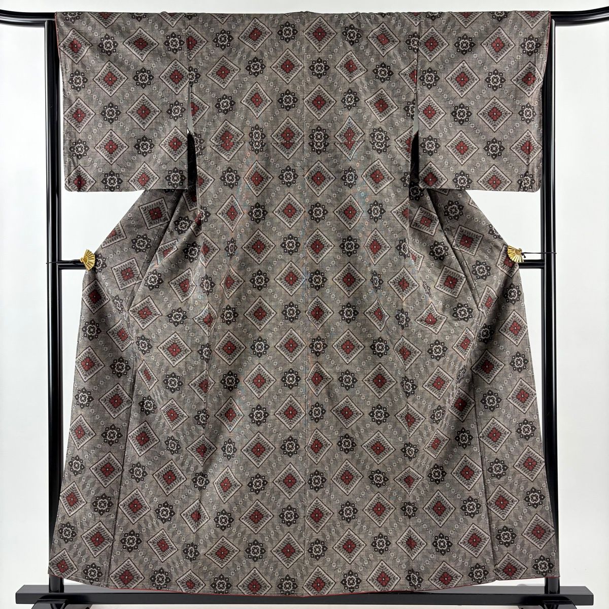 紬 身丈158 5 cm 裄丈66 M 袷 菱 華文 焦茶色 正絹 秀品