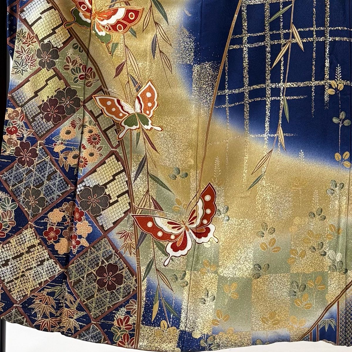 振袖 身丈152 cm 裄丈64 M 袷 蝶 枝垂れ桜 金糸 金彩 紺色 正絹 秀品