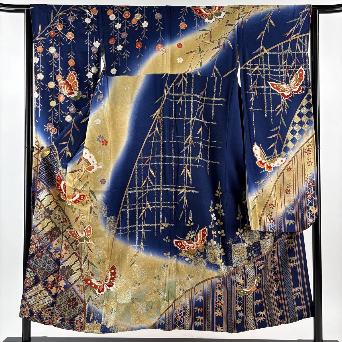 振袖 身丈152 cm 裄丈64 M 袷 蝶 枝垂れ桜 金糸 金彩 紺色 正絹 秀品