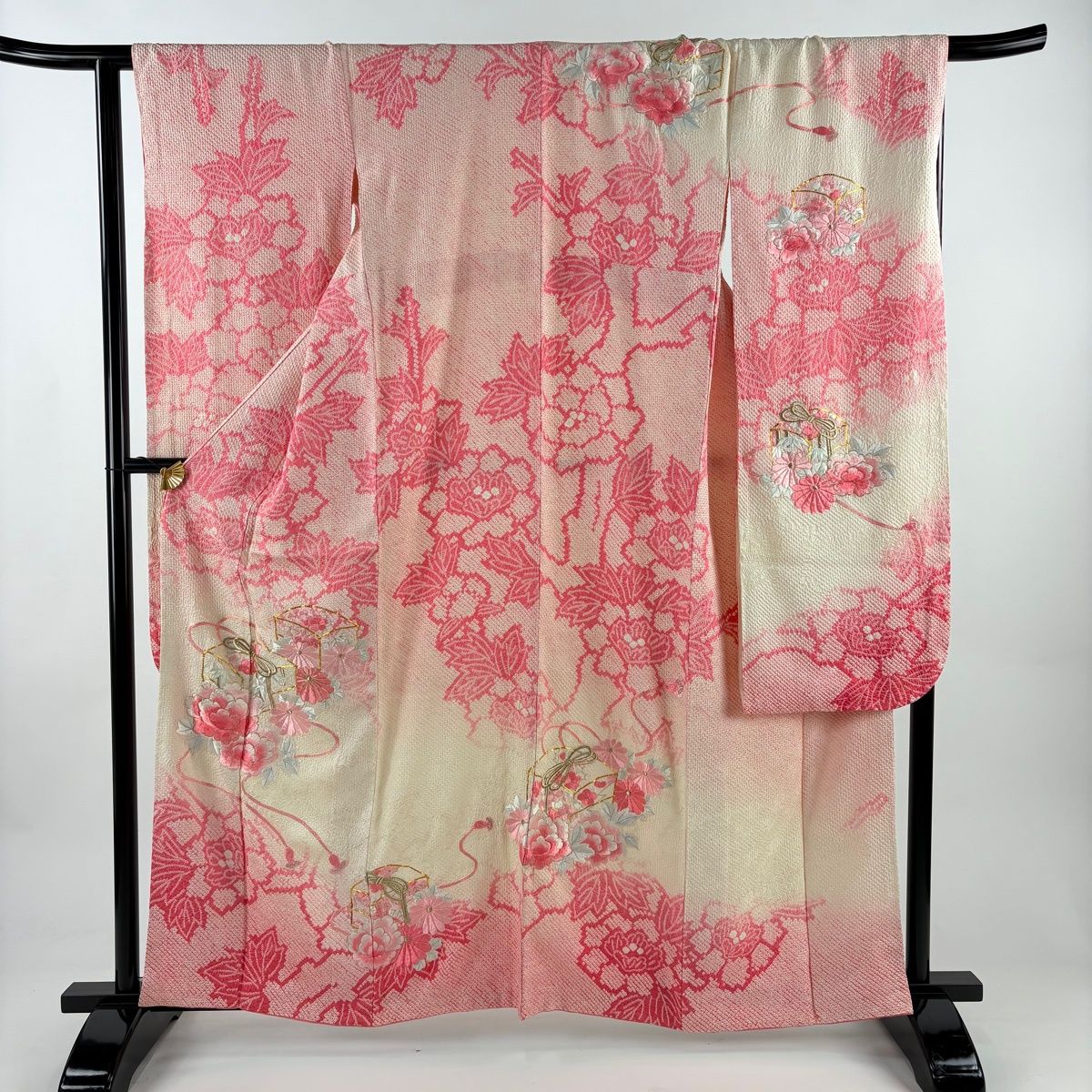 振袖 身丈159.5 cm 裄丈65 M 袷 文箱 草花 金銀糸 絞り クリーム 正絹 秀品