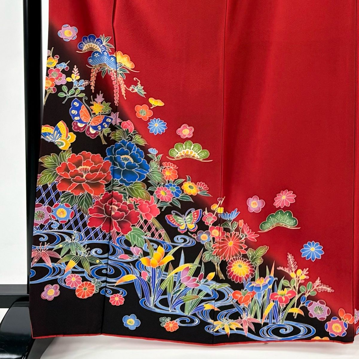 振袖 身丈164.5 cm 裄丈66 M 袷 落款 蝶 松竹梅 染め分け ぼかし 赤 正絹 秀品