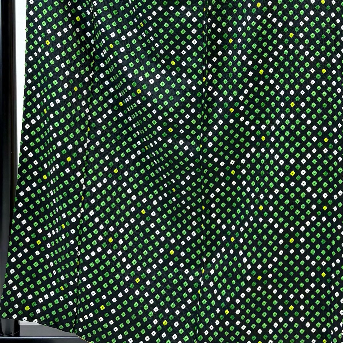 美品】 小紋 身丈157.5cm 裄丈66.5cm M 袷 幾何学 総絞り 深緑 正絹 秀