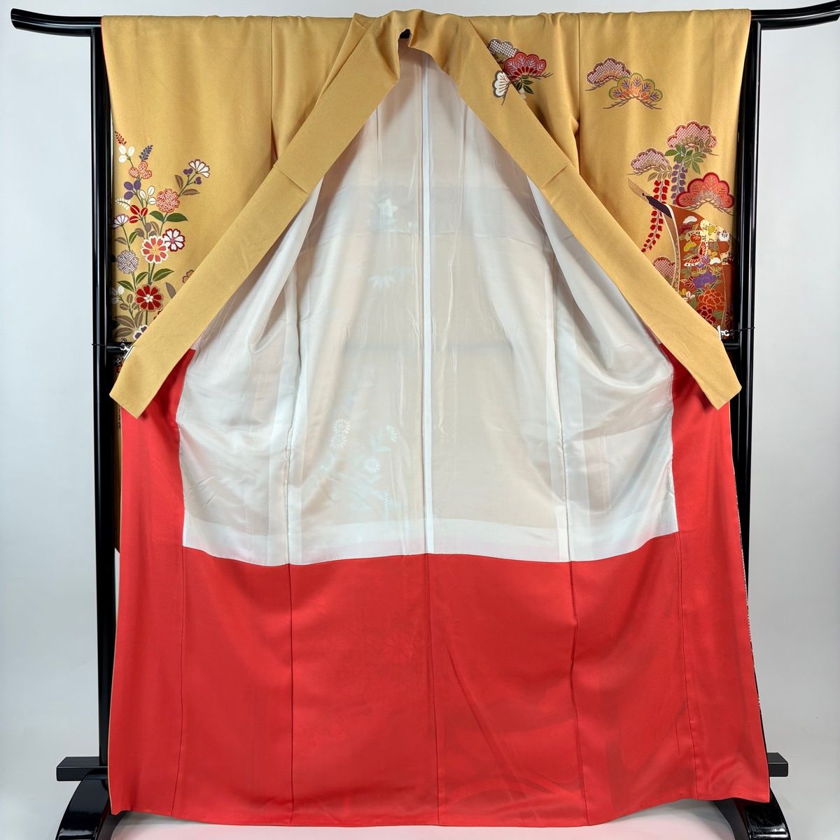 美品】 振袖 身丈167.5cm 裄丈66cm M 袷 蝶 誰が袖 金糸 金彩 黄土色