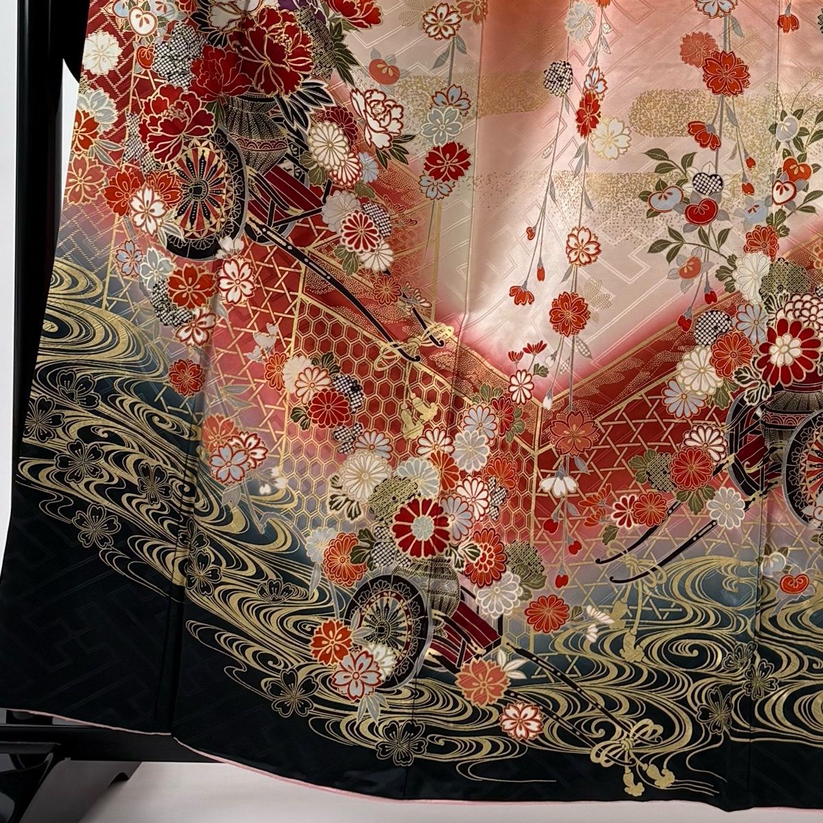 振袖 身丈160 cm 裄丈62.5 S 袷 花車 流水 金糸 金彩 クリーム 正絹 秀品