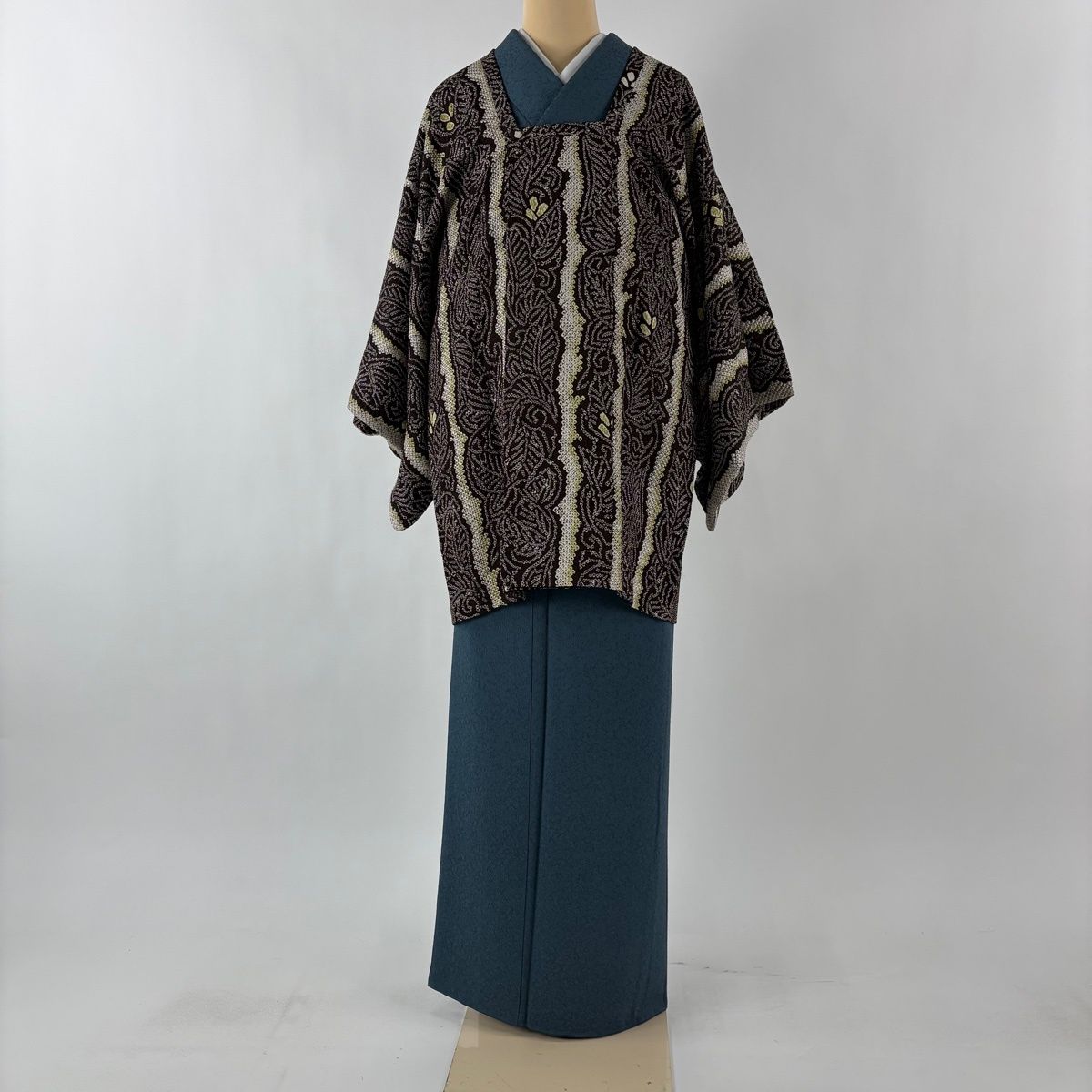 道行 身丈84 cm 裄丈63.5 S 和装コート 角衿 草花 絞り 焦茶色 正絹 秀品